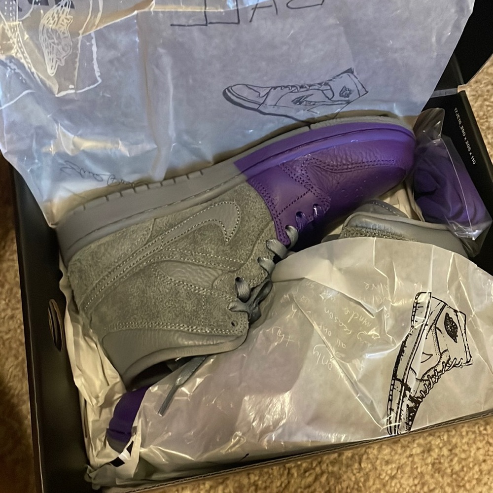 DS - Wmns Air Jordan 1 Mid